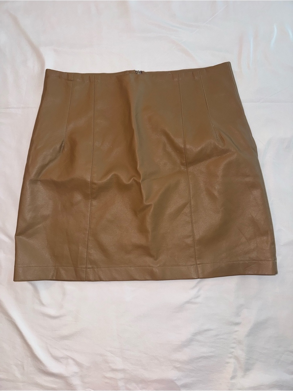 Fashion on Earth Camel Faux Leather Mini Skirt Size Large - Picture 1 of 3